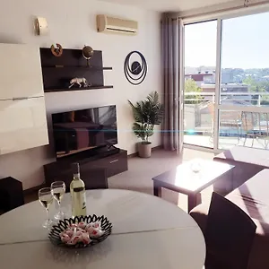 Elena's Lux - Town & Sea View - Atlantis Apart Otel Sarafovo